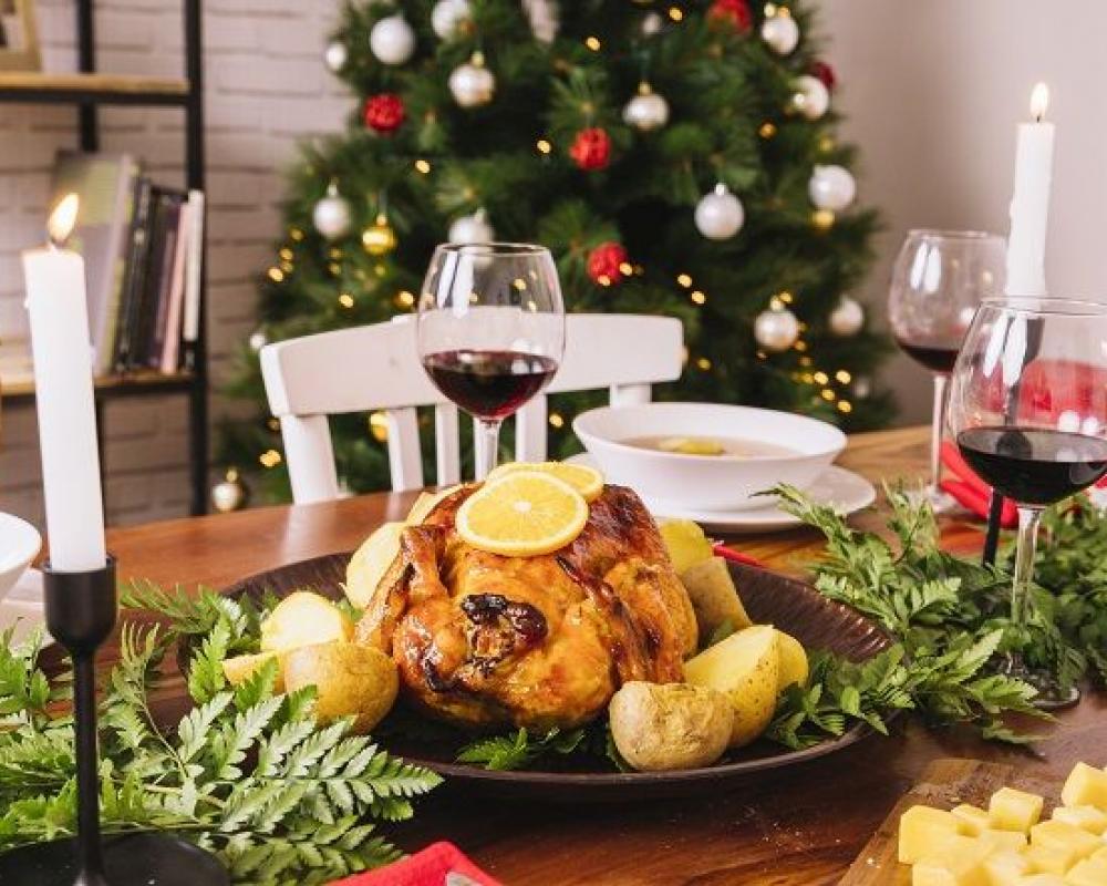 КАК НЕ ПЕРЕЕСТЬ ЗА НОВОГОДНИМ СТОЛОМ КАК НЕ ПЕРЕЕСТЬ ЗА НОВОГОДНИМ СТОЛОМ